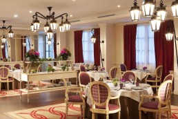 Dining room at Michelin-starred hotel restaurant La Table du Connétable
